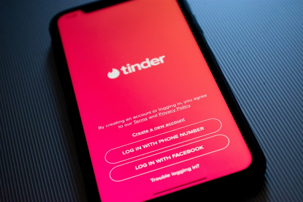 Tinder Partners with NGO No More